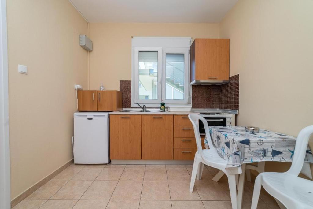 Apartmán Side By Side Nea Iraklitsa Exteriér fotografie